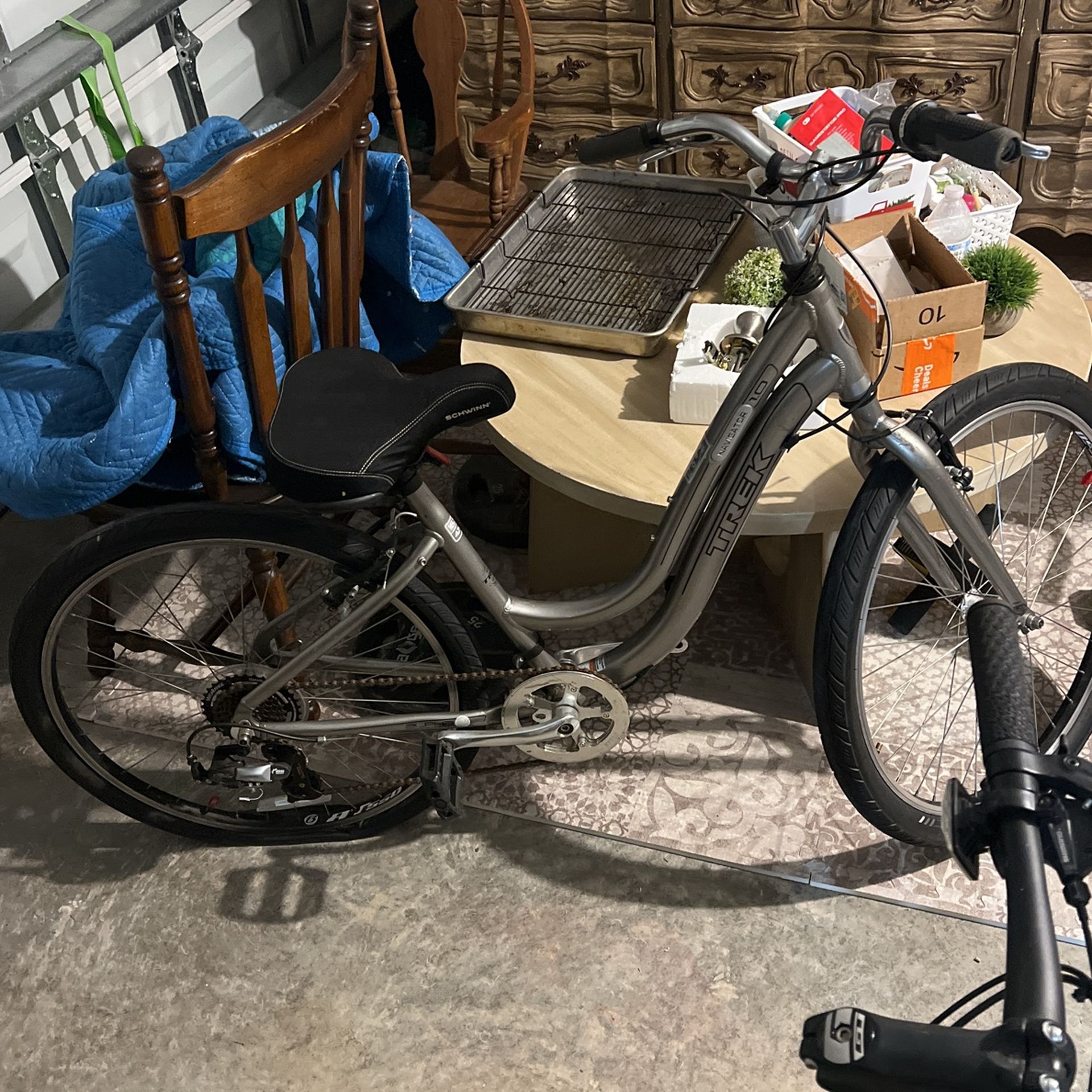 Woman’s Trek Navigator