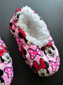 Cute Toddler Minnie Mouse Shoes/Slippers Very Soft Brand New Sz. 5!