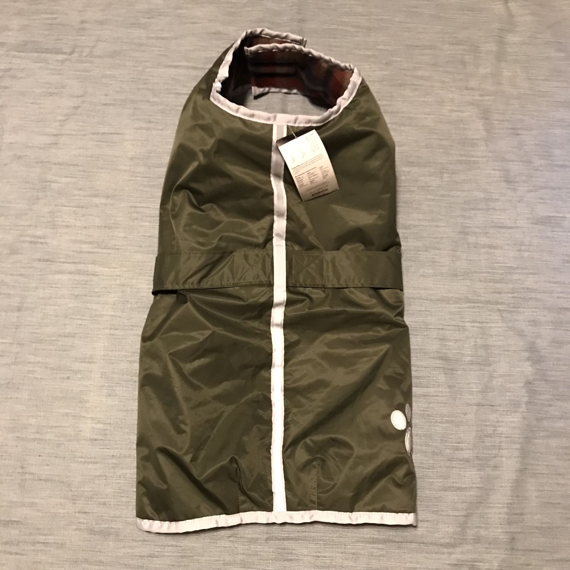 Wearable & Reversible Dog Blanket