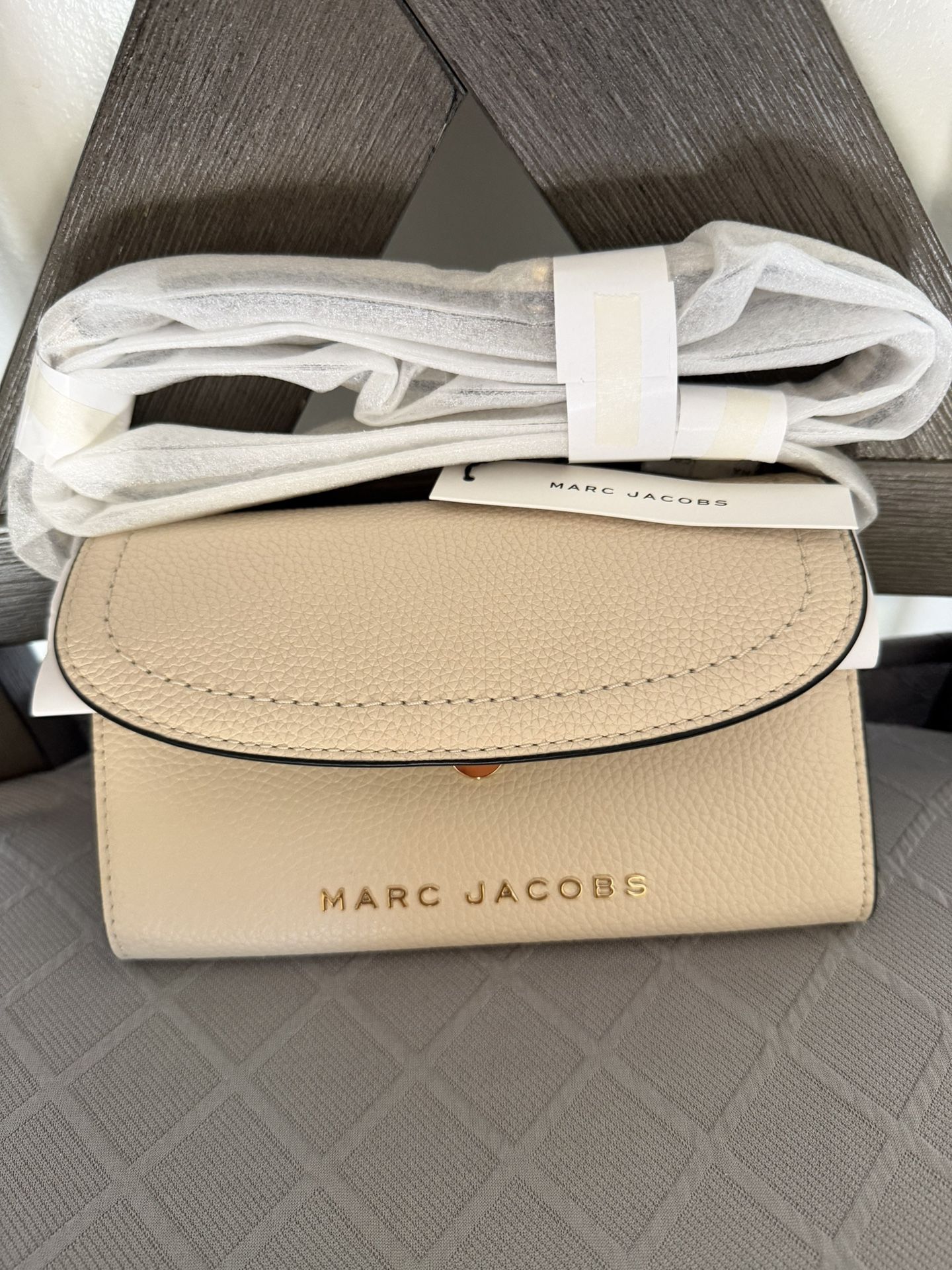 Marc Jacobs wallet bag