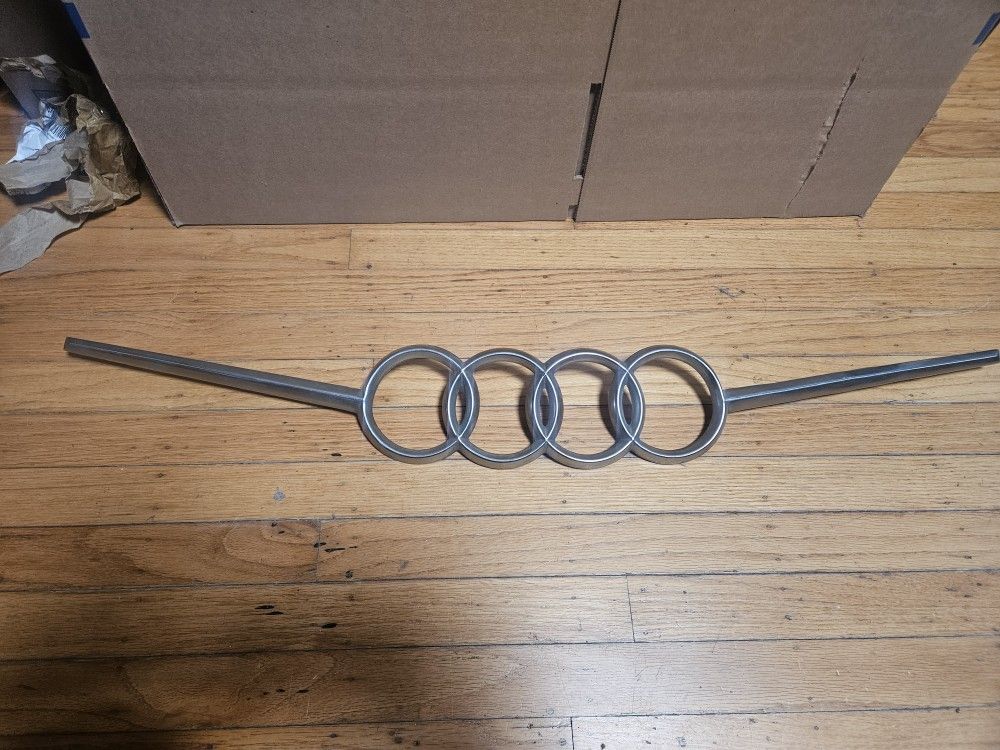 Audi Emblem Xl!