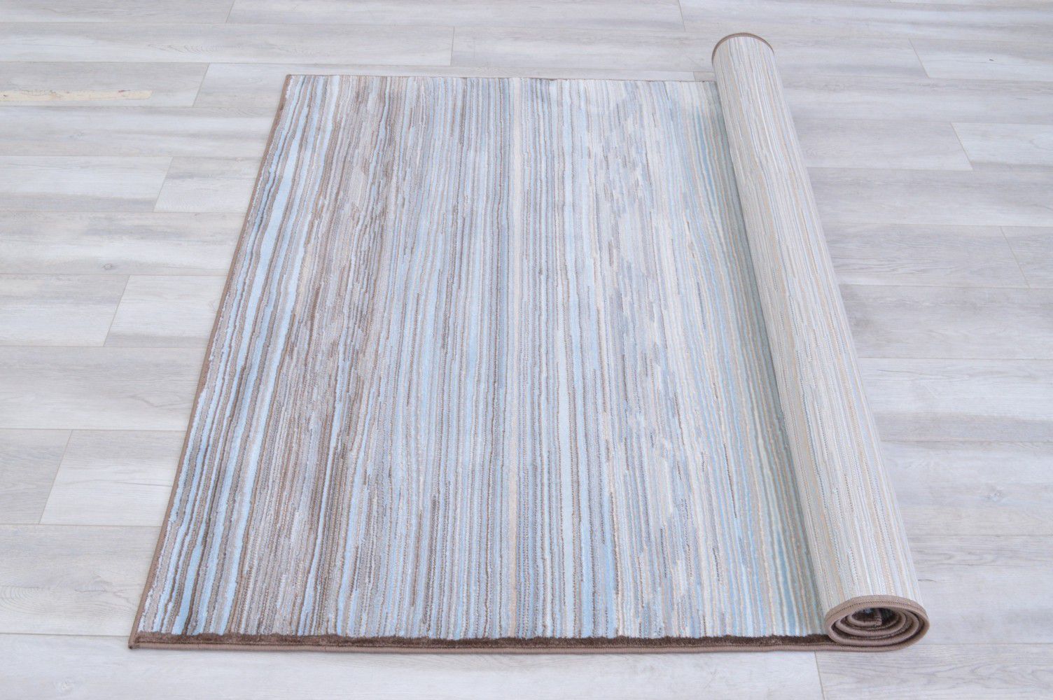 New simple design 8x10 rug