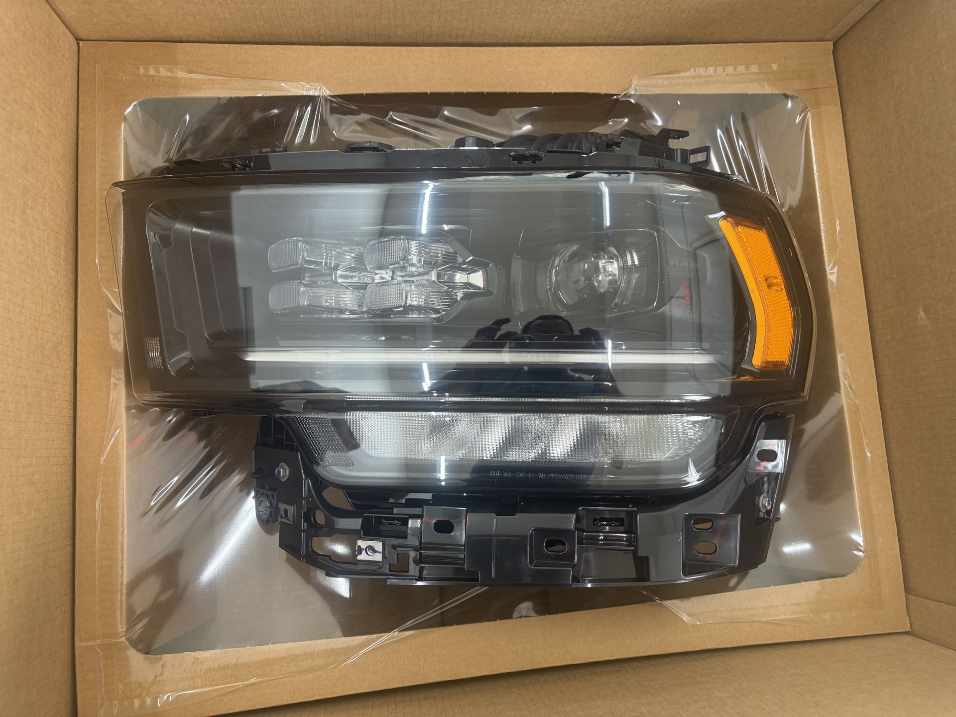 RAM 2019-2024 Headlight Limited/longhorn 