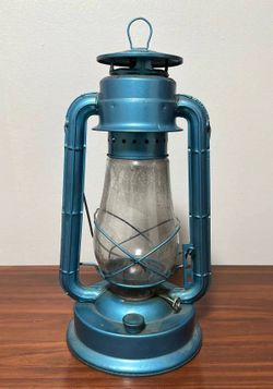 Collectible V&O #80 Blue Kerosene Oil Lamp Lantern Lighting Tool