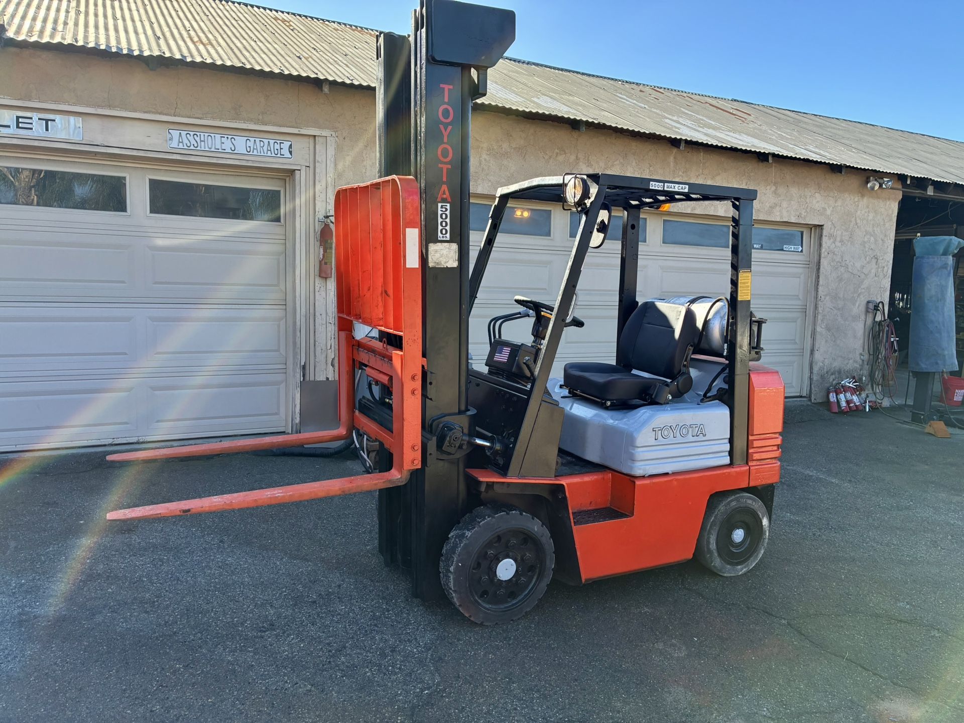Toyota Forklift (Read Listing)