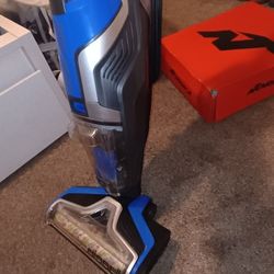 Like New Bissell Crosswave Premier. Vac, Mop And Shampoo In 1!