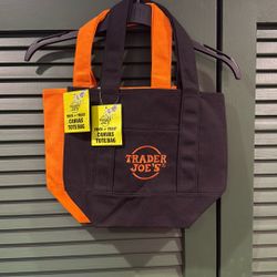 trader joe’s halloween tote bags 2025 NWT