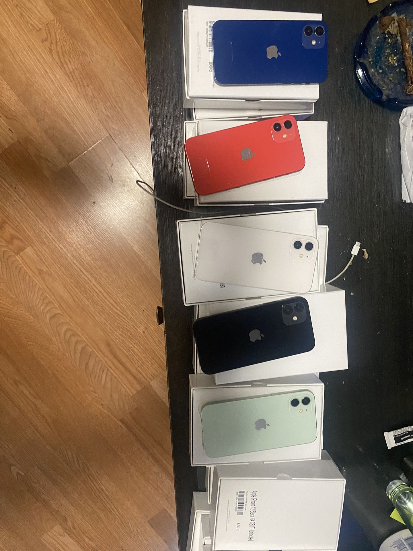 Apple iPhones 12 Multiple Unlocked Many Colors