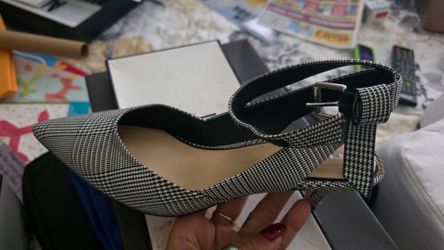 Shoes size 9