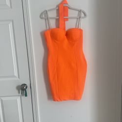 orange dress with pearl 
