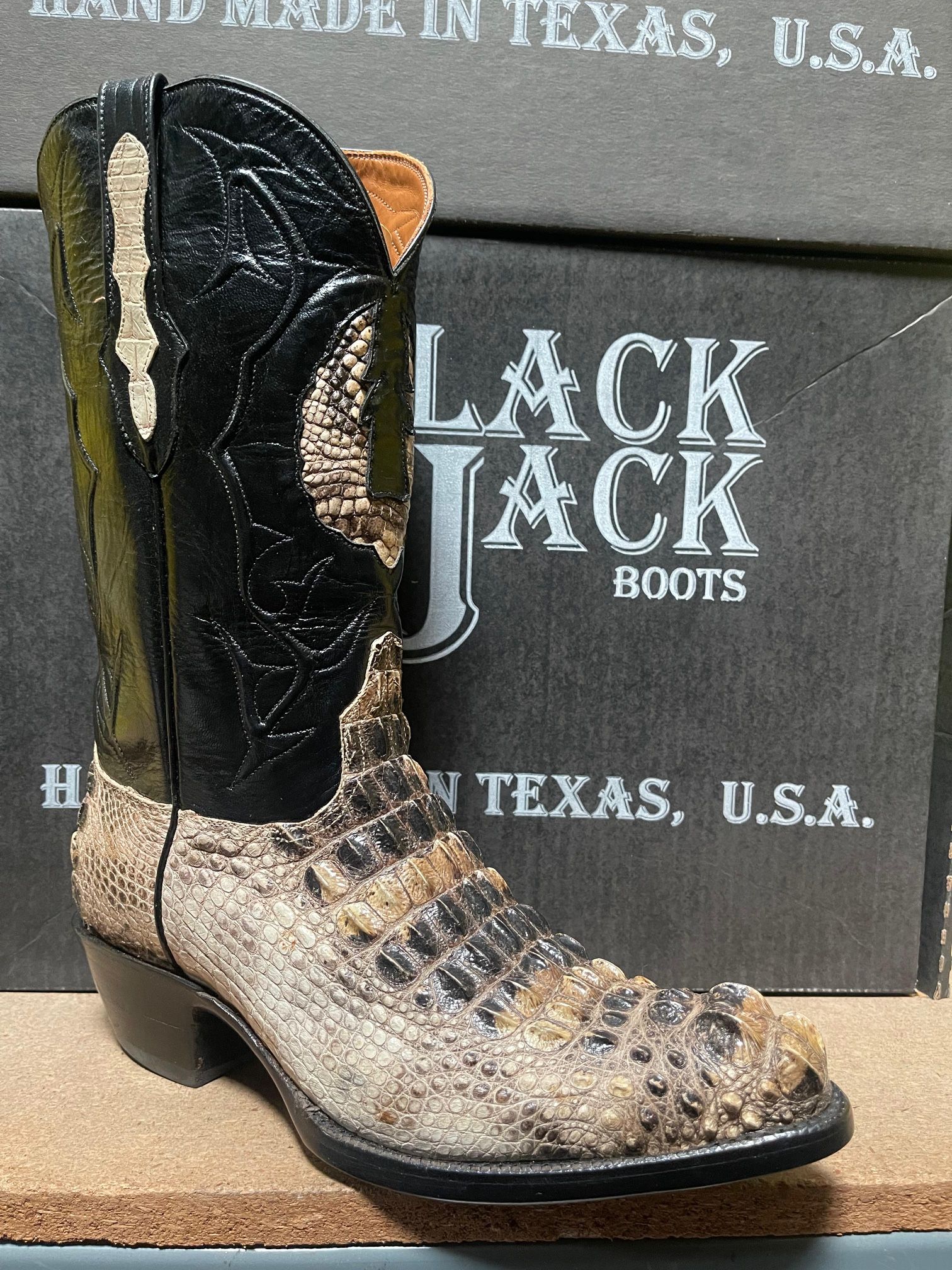Black Jack Natural Hornback Boots – Handmade in USA Botas Black Jack de Caimán Natural Hornback – Hechas en USA