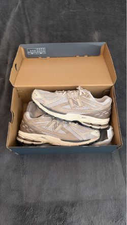 New Balance 9060 Lifestyle Size 8