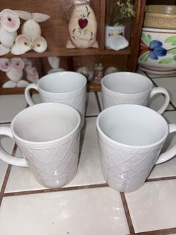 Set of 4 White Ceramic Coffee Mugs