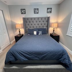 Queen bed Frame And Mattress 
