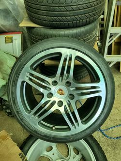 Porsche rim/ tire