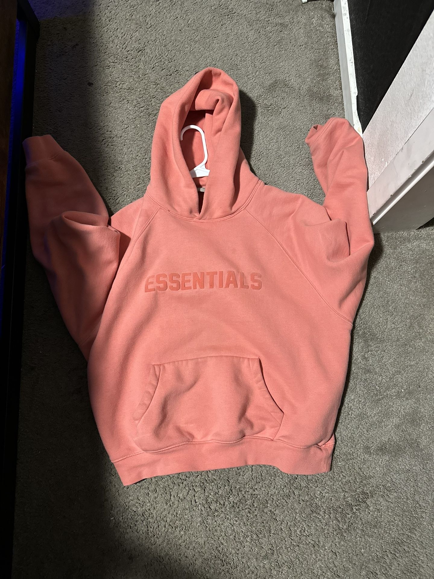 Essential hoodie