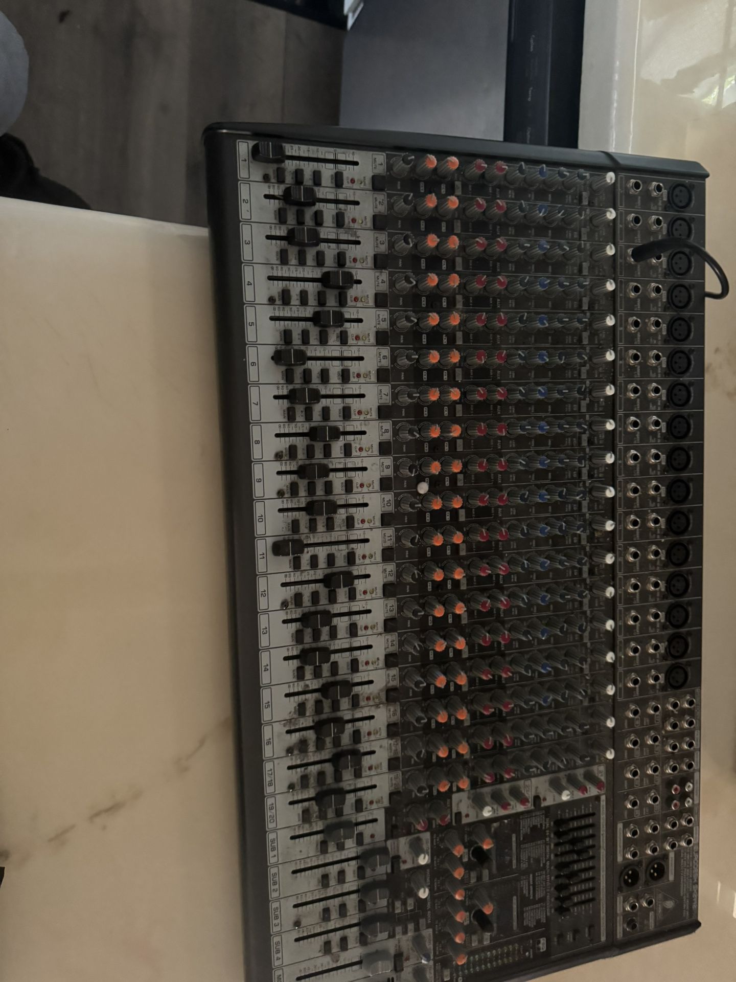 Eurodesk mixer