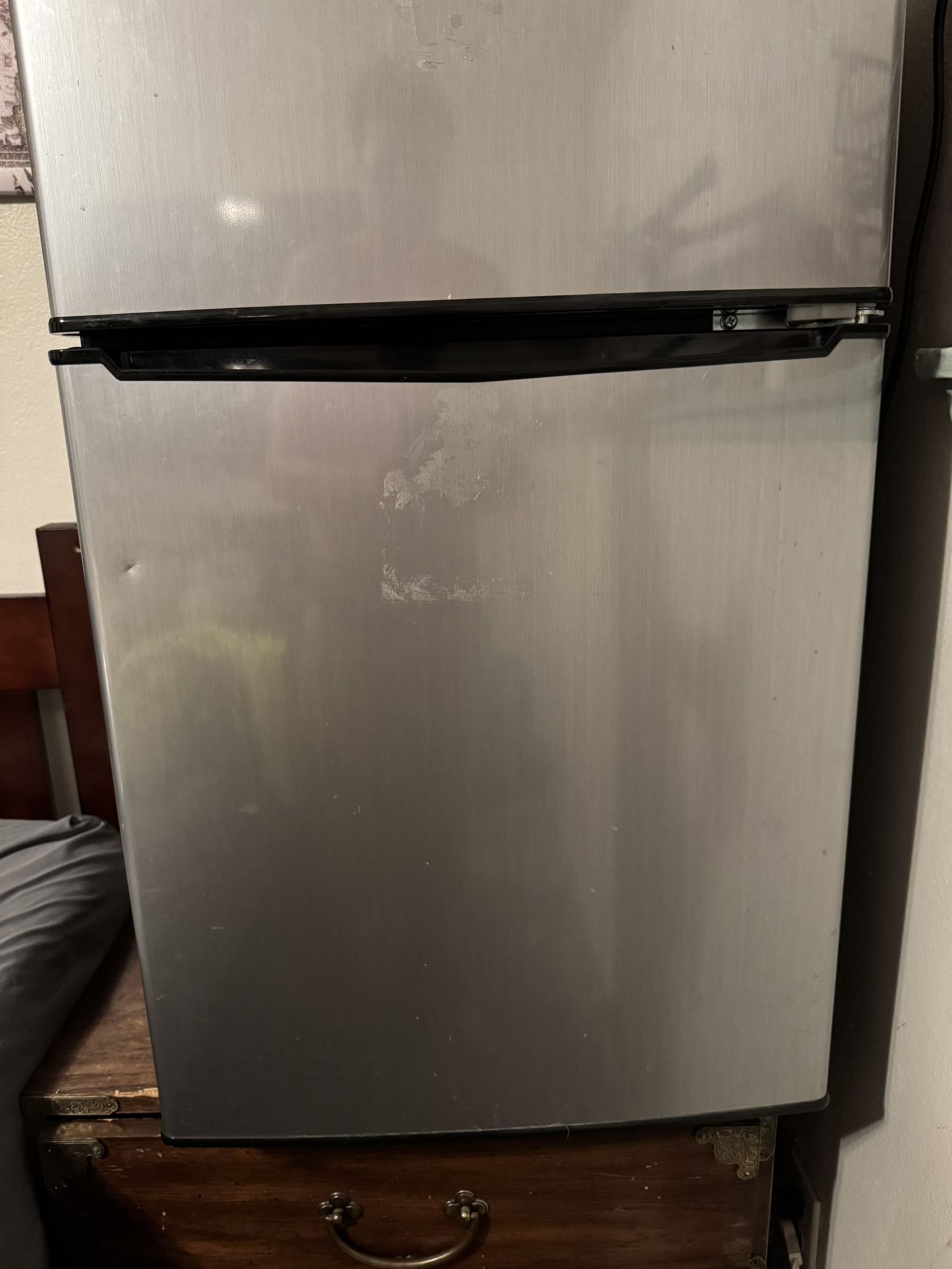 Galanz Mini Fridge/Freezer