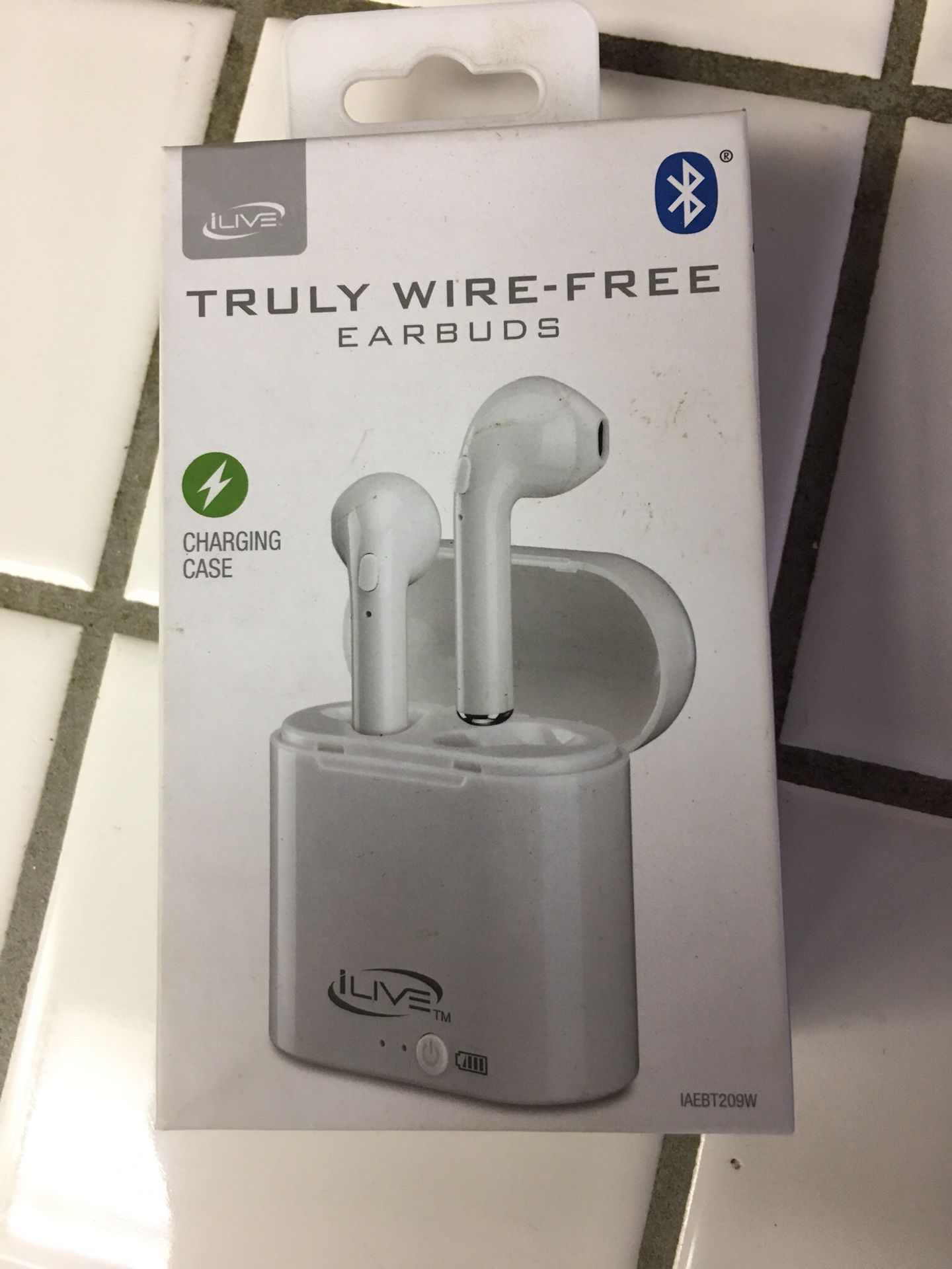 Wireless Bluetooth earbuds