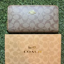 Coach Zip Up Wallet