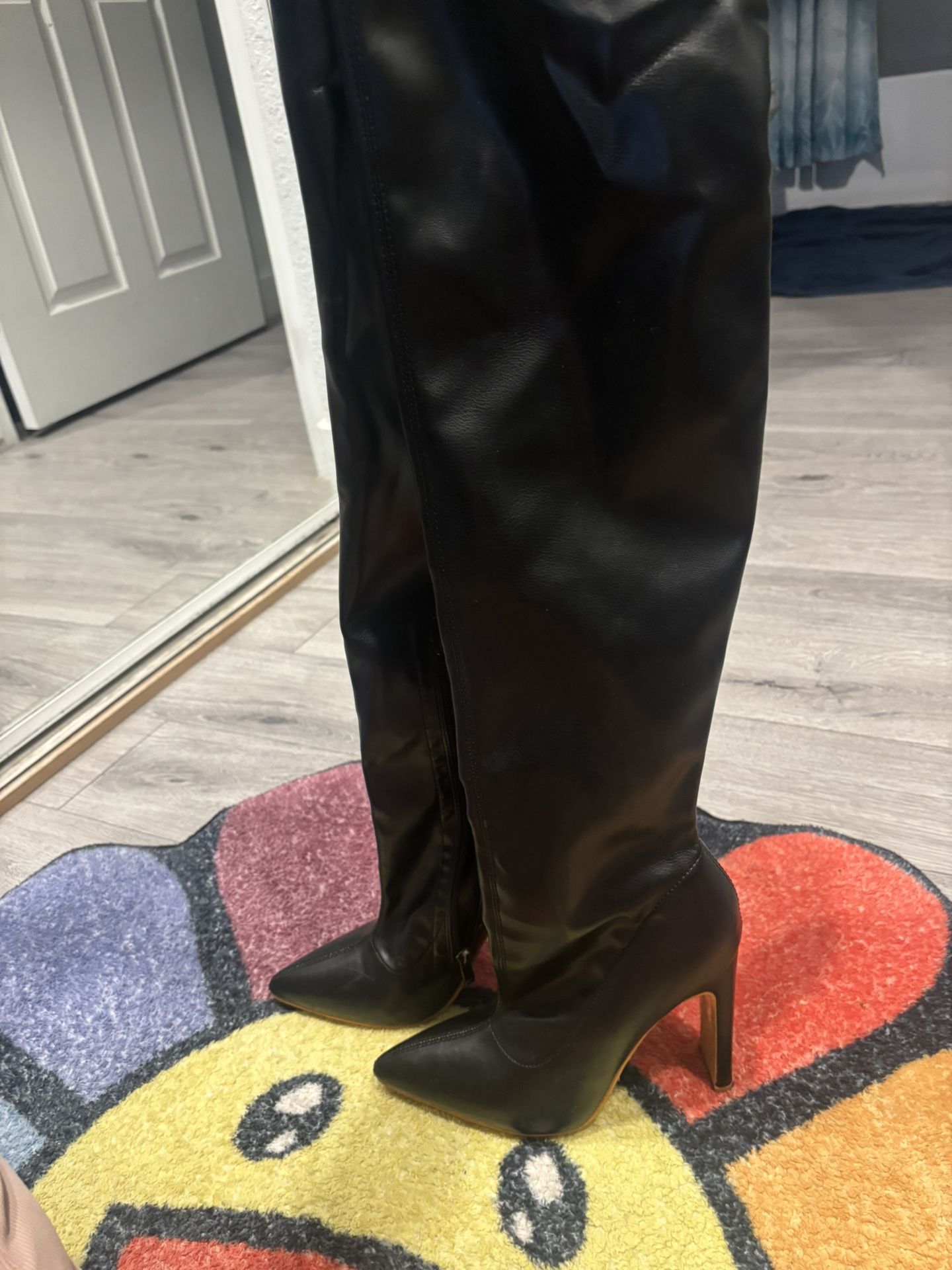 Knee Heels/boots