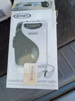 Jensen Portable Cassette Player with AM/FM Radio