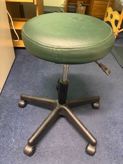 Adjustable wheeled seat