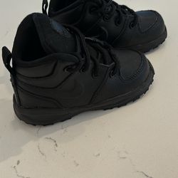 Nike Manoa Toddler Boots