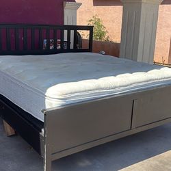 King Bed W Mattress And Couch 