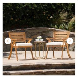 BRAND NEW SET OF 2 PATIO CHAIRS