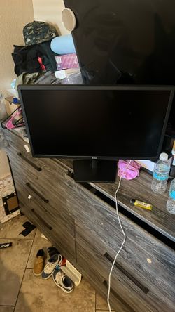 Dell 22 Inch Flat Panel Monitor And Keyboard