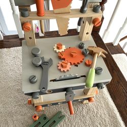 Wooden Mini Tool Beach & accessories. Like New Condition! 