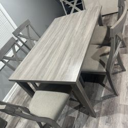Modern dining table & Chairs