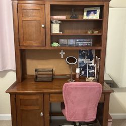 Desk With Hutch 