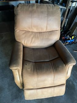 Free vacuum & power lift recliner