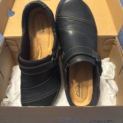 Clark’s Navy Blue Women’s Size 7.5