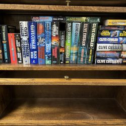 Clive Cussler Books (23)