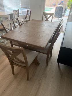 Dining table and 6 chairs
