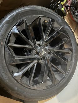 Mitsubishi Outlander Rims and Tires-Black 20’s