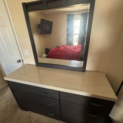 Dresser 