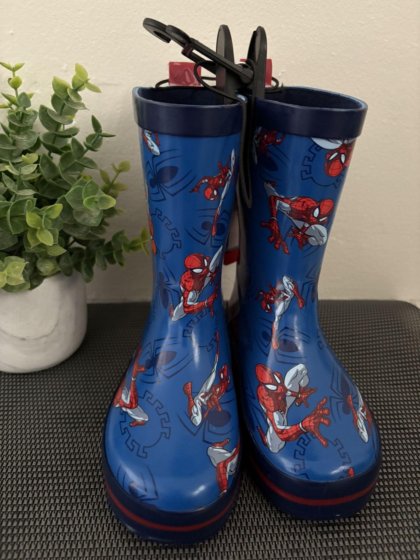 $15 Rain 🌧️ Boots