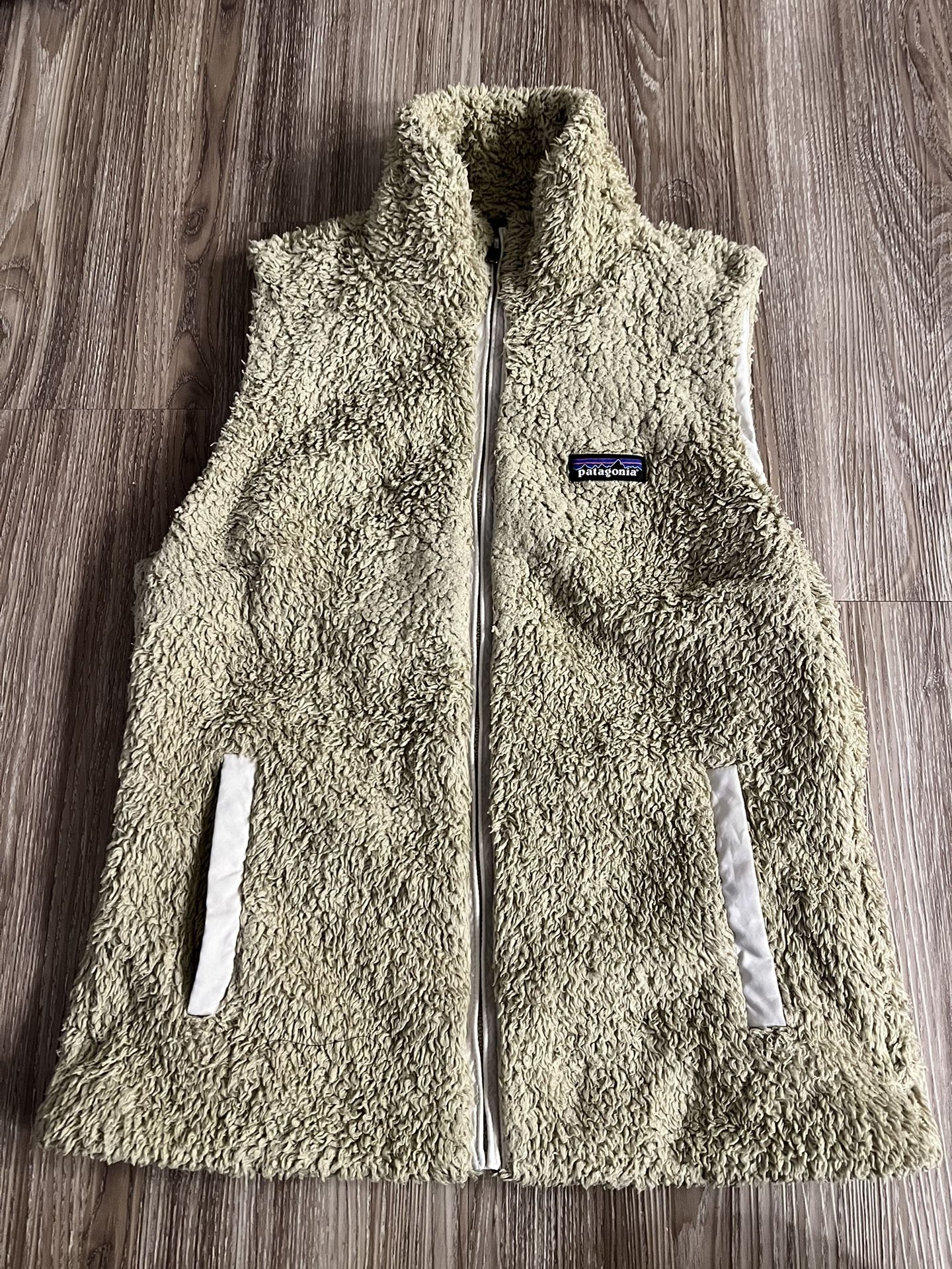 Patagonia Tan Sherpa Vest Women’s M
