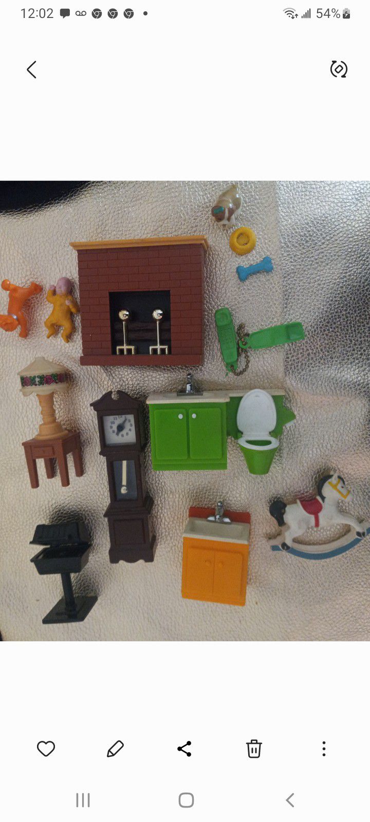Vintage 1980s  Doll House Furniture  .13 Peices 10$