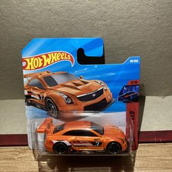 Hot Wheels / 16 Cadillac ATS-V R / Orange