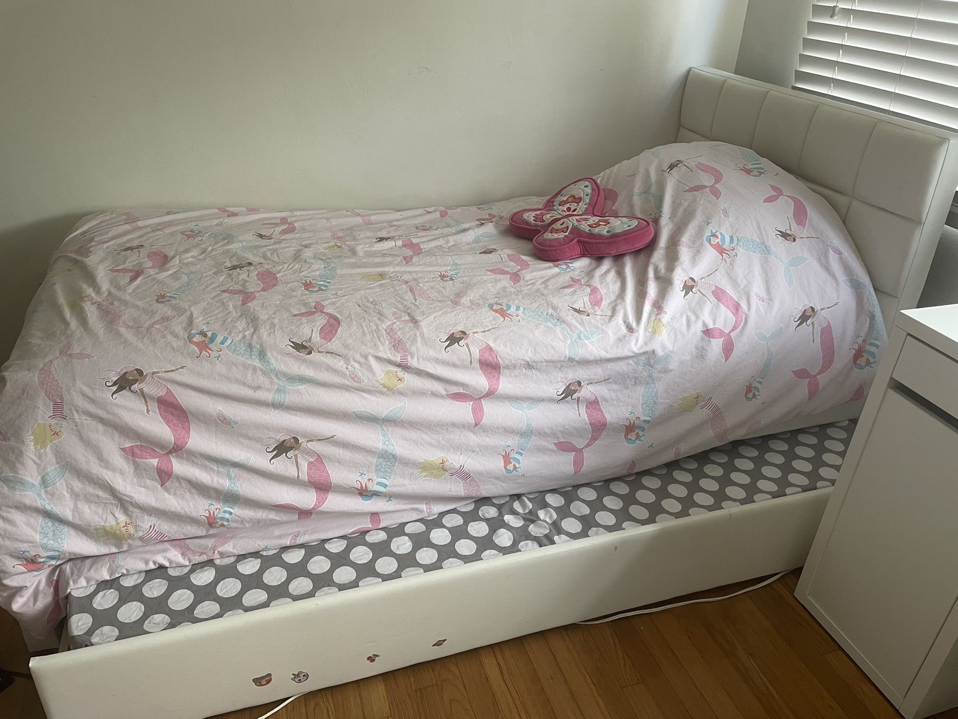 Bed And Table 