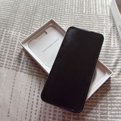 Vendo Este iPhone 15 Pro Max 256gb  Liberado Para Cualquier Compañia  100% Original   Pido $480 Dolares