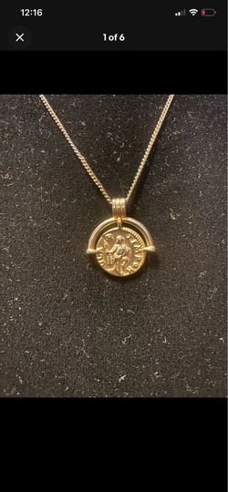 Roman Arc Pendant Necklace