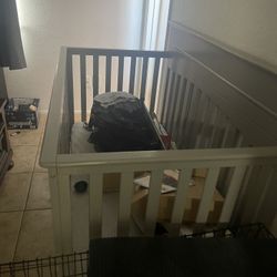 Crib And Mattress 3 In One  