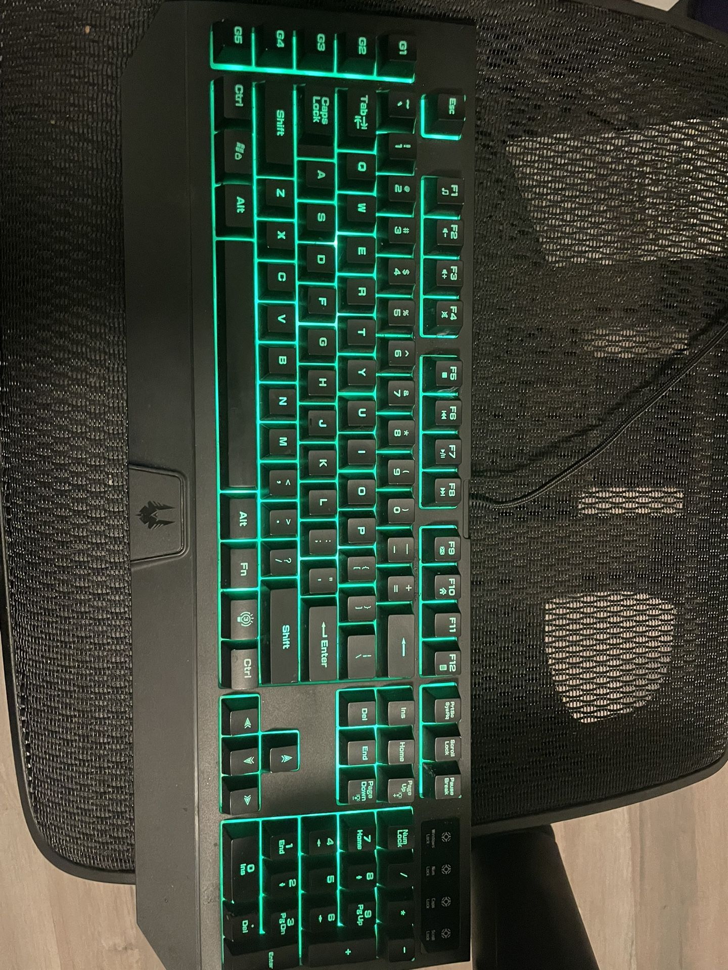 Gaming Keyboard Glows Three Colors