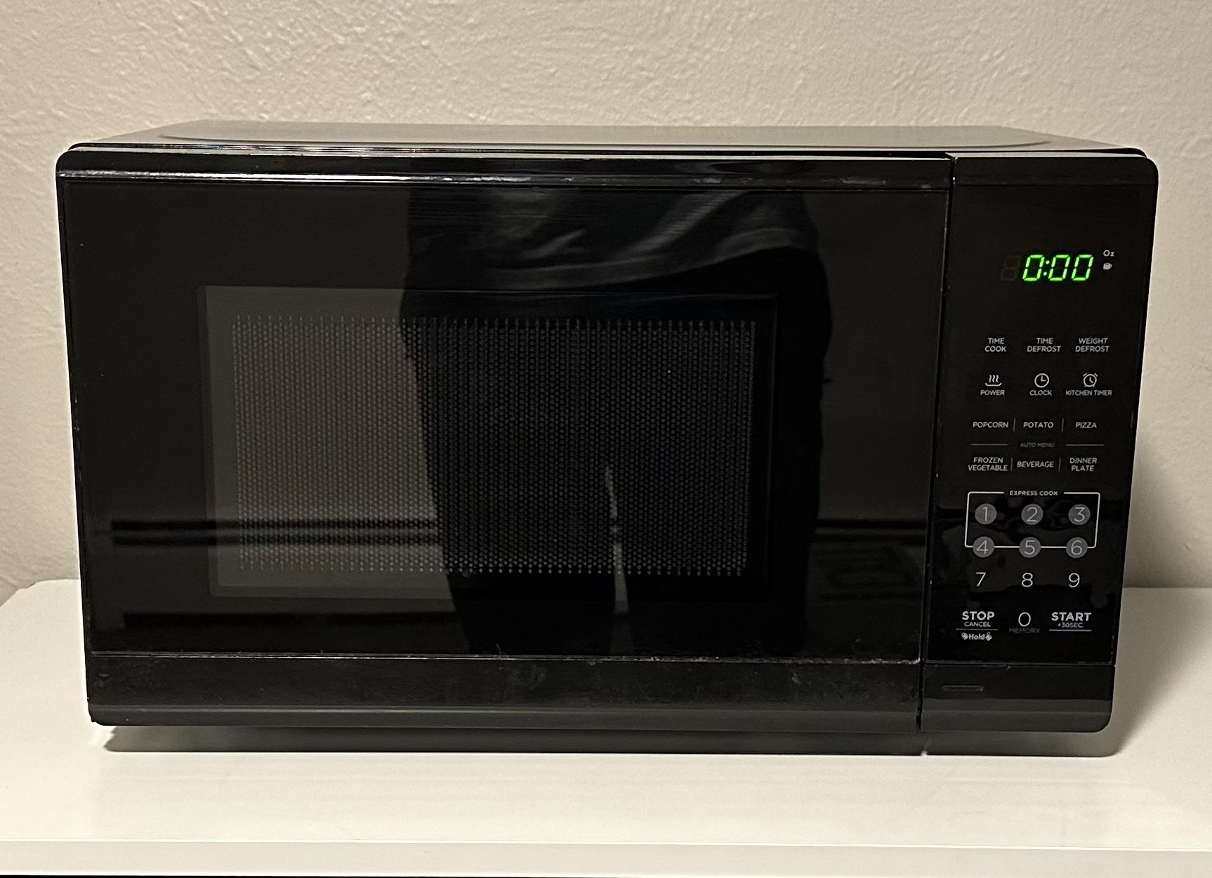Microwave, 0.7 Cu. ft. 700 W